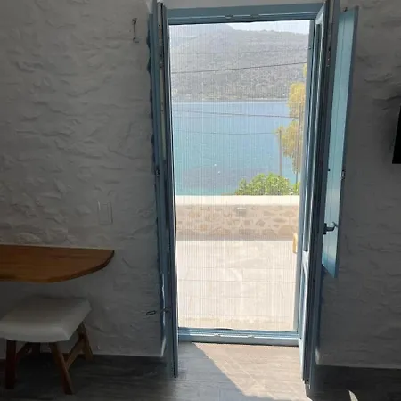 דירה σουίτα σικλοσ στο ν οιτύλου μάνης Karavostásion