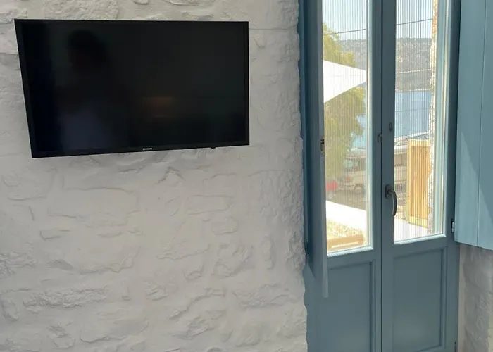 Σουίτα Σικλοσ Στο Καραβοστάσι Ν Οιτύλου Μάνης 4* Karavostásion